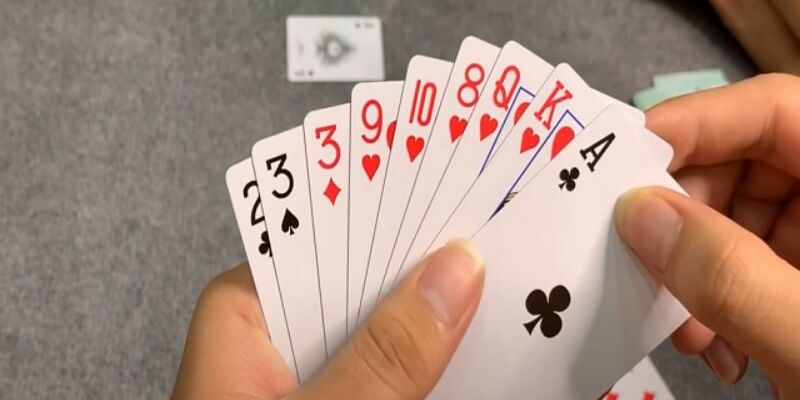 Chú ý các quân bài đối thủ đã ra