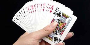 Mỗi chất bài lại gắn liền với một tầng lớp trong xã hội